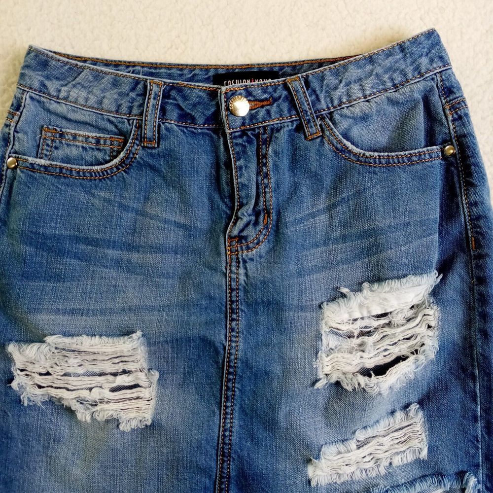 Fashion Nova Distressed Denim Women's Skirt M Cotton - Picture 2 of 11